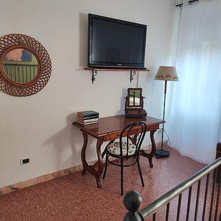 Pink House Apartment Fara in Sabina Екстериор снимка