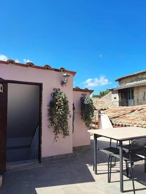 Pink House Apartment Fara in Sabina Екстериор снимка